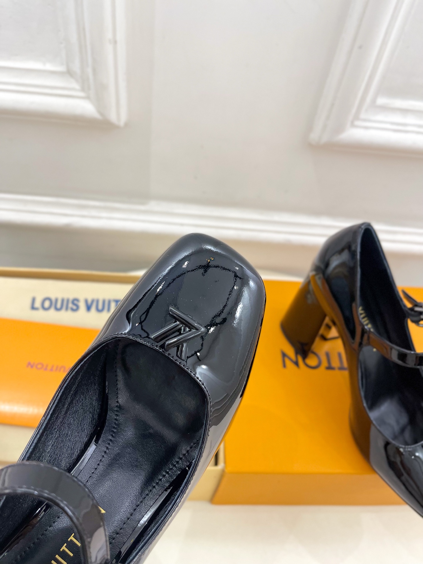 Women's high heels